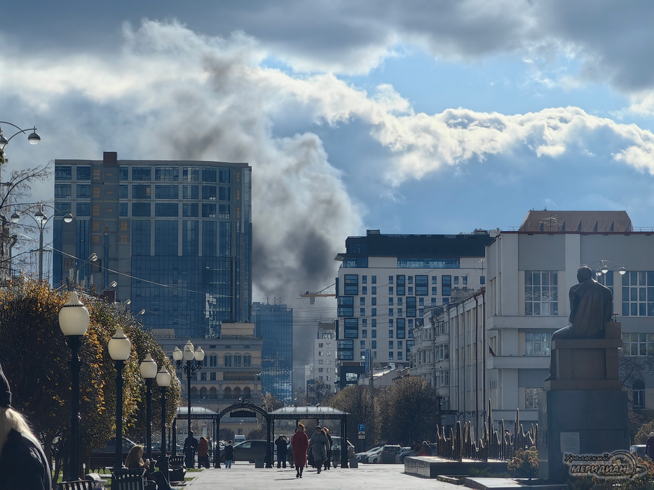 В Екатеринбурге снова загорелась строящаяся ледовая арена УГМК
