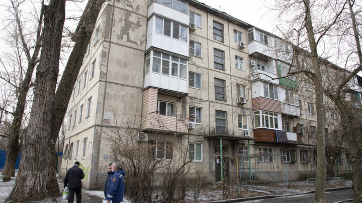 Скандально известную пятиэтажку в переулке Кривошлыковском в Ростове покинули все жильцы