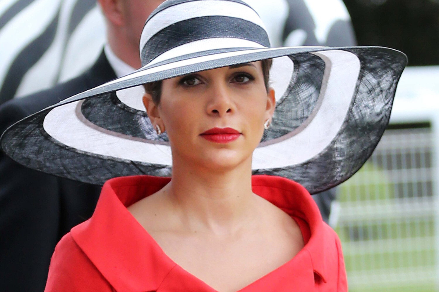 Шейха хайя бинт хуссейн аль-мактум. Принцесса хайя жена шейха дубаи. Хайя королевство. Хайя бинт аль-хусейн. Принцесса хайя жена шейха дубаи.