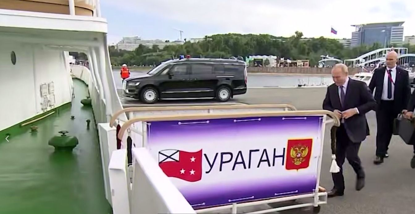 Из центра в море: рабочая программа Владимира Путина началась во Владивостоке — видео