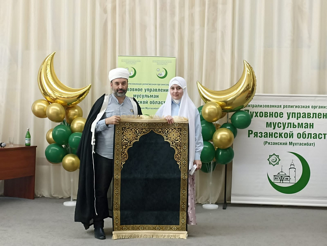 мусульманская мечеть. коран 62. рабочий кабинет муфтия фото соборная мечеть москва. Eid al fitr mubarak. коран 62.