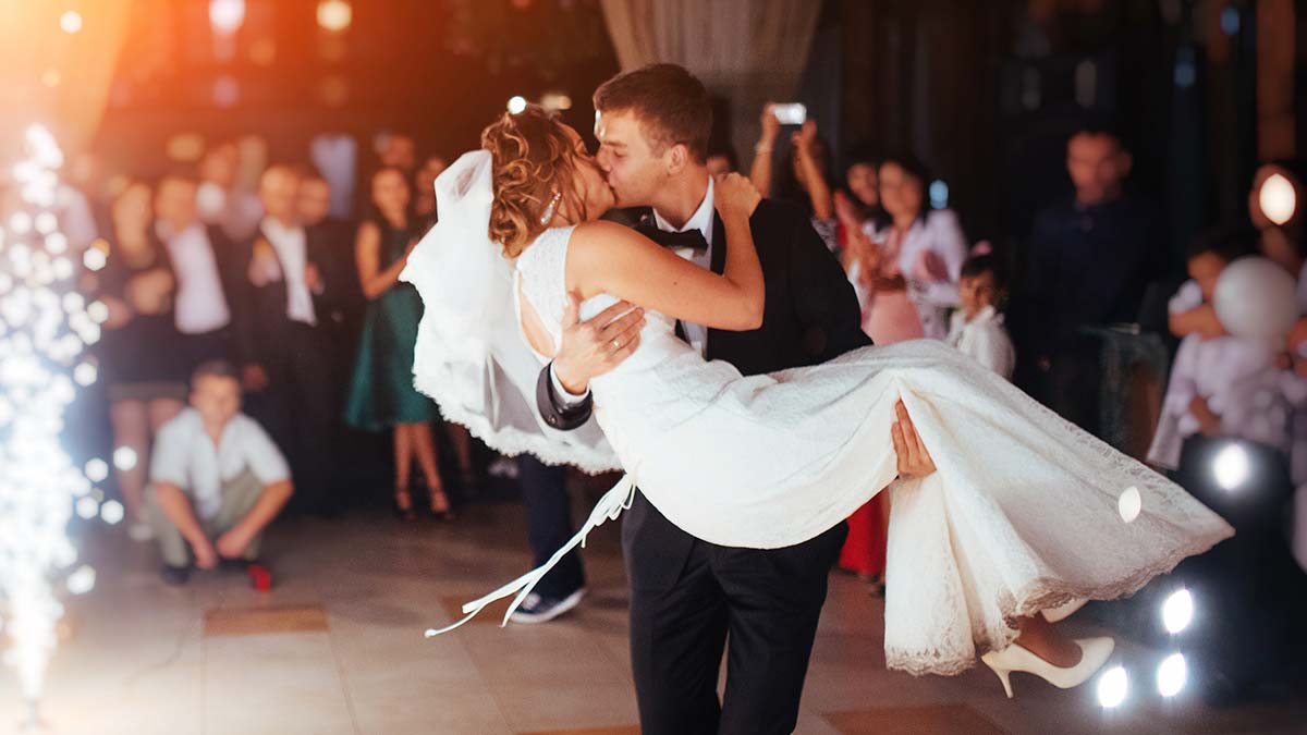 В Подмосковье более 350 пар планируют заключить брак в День всех влюбленных