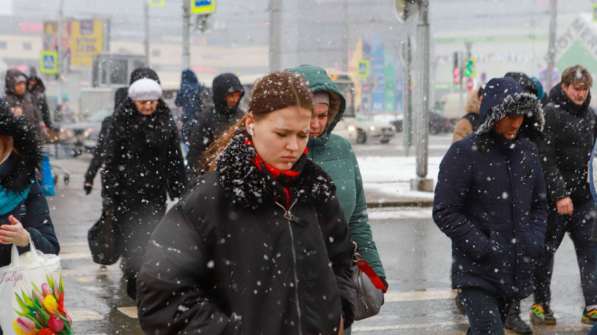 Погода в санкт петербурге 11 апреля 2024. Сильный ветер зимой. Потепление. Усиление ветра зимой.