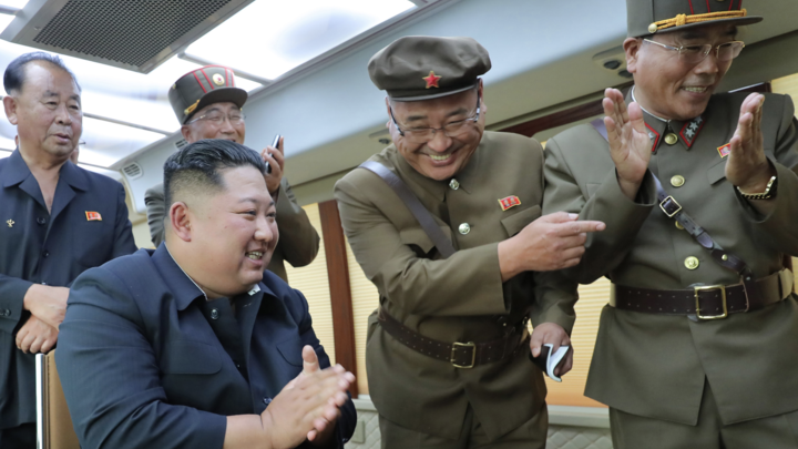 Привет от Ким Чен Ына: Воздушные шары с навозом накрыли Южную Корею