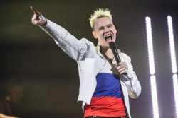 SHAMAN в каждой песне явно демонстрирует свои вокальные данные