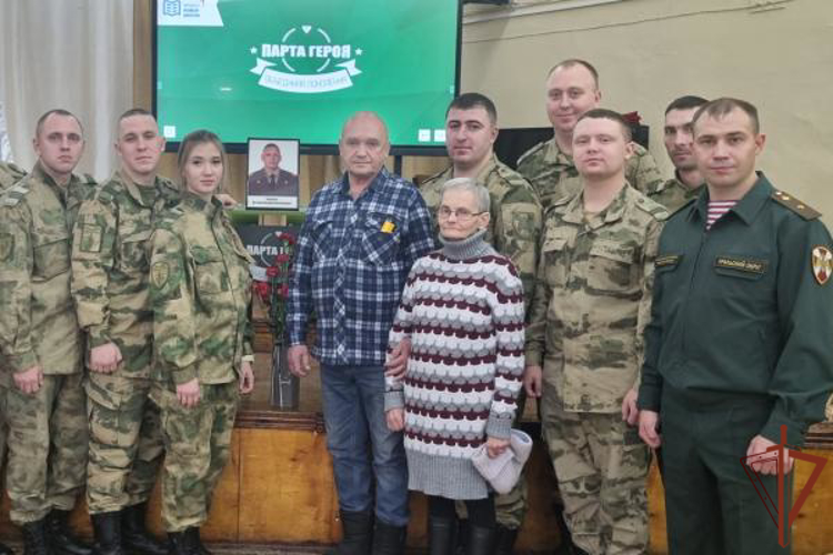 В Свердловской области открыта парта Героя в память о бойце Росгвардии (видео)