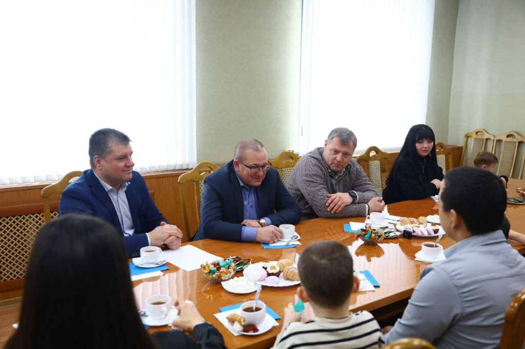 Игорь Бабушкин встретился с семьями участников СВО в Харабалинском районе