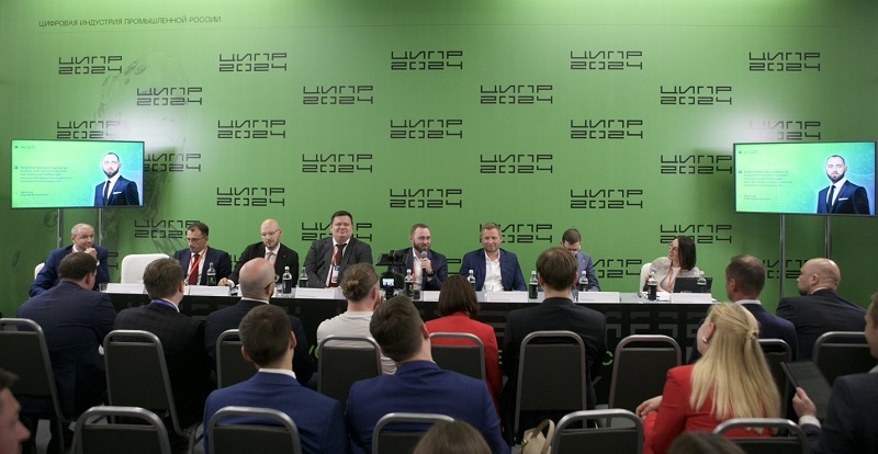 заместитель руководителя Росреестра, руководитель цифровой трансформации Елена Мартынова
