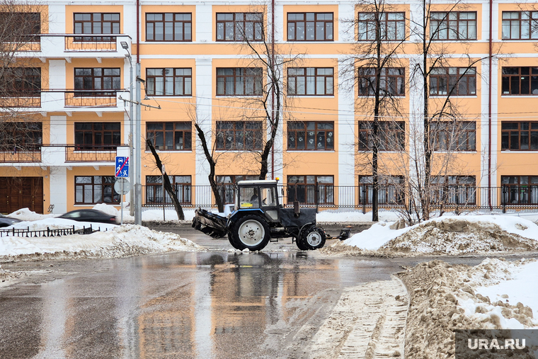 Уборка снега, Мотовилихинский район. Пермь