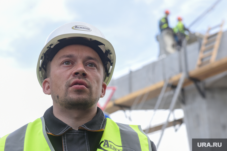 работа инженером в тюмени. сотрудники цеха. компания шлюмберже лоджелко инк. студотряд на стройке. фото стаса дорожника.