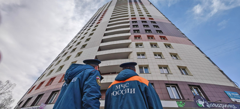 Огнеборцы кировского пoжарно-спасательного гарнизона приняли «Вертикальный вызов»