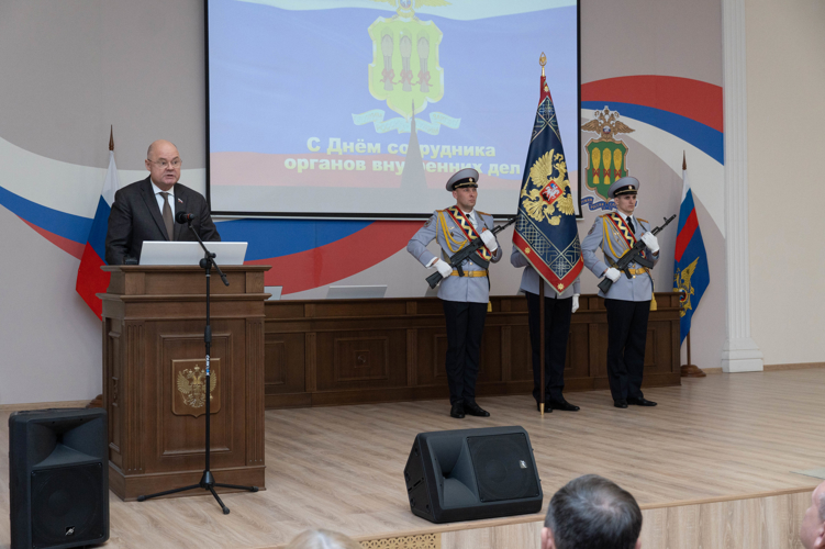 Представители Росгвардии приняли участие в торжественных мероприятиях в День сотрудника органов внутренних дел