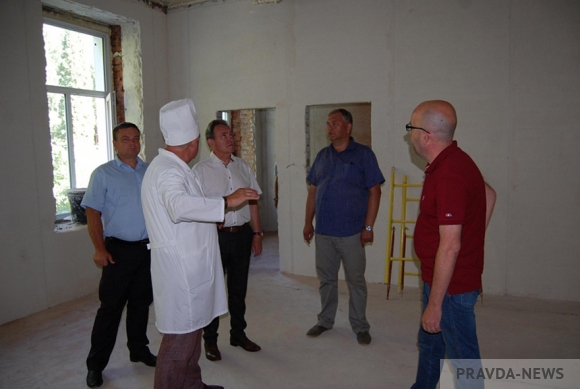 Валерий Лидин оценил ход капремонта в Сердобской межрайонной больнице
