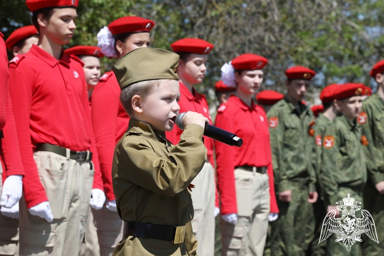 Персональный парад для ветерана Великой Отечественной войны организовали росгвардейцы в Ростове-на-Дону
