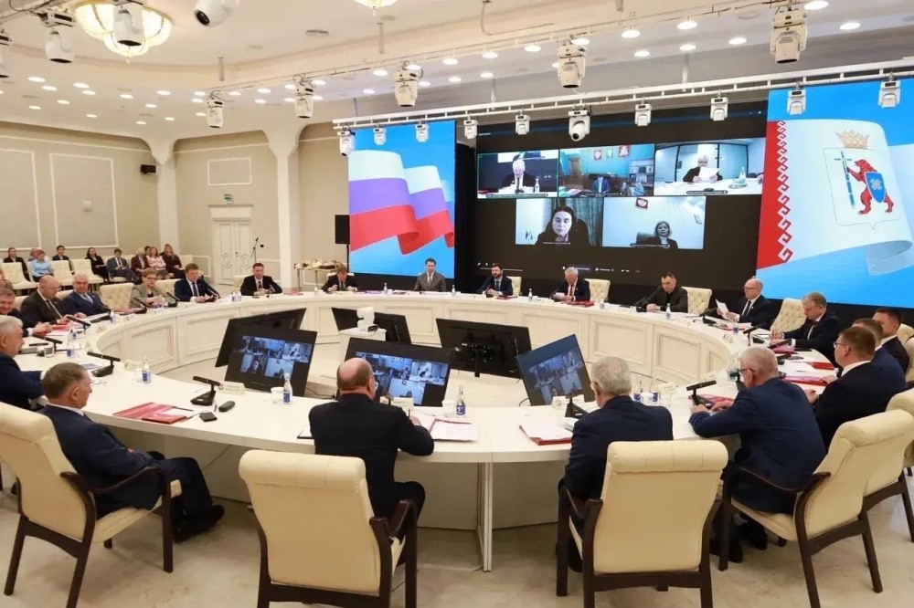 Совет законодателей ПФО предложил госстрахование медиков