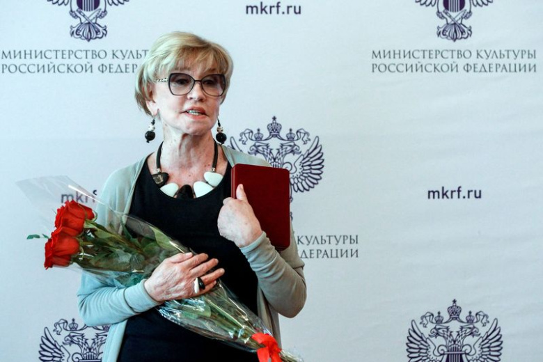 Вера Алентова