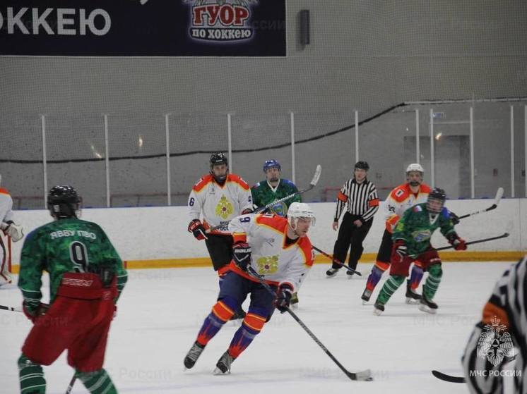 В Ярославле силовики борются за хоккейный Кубок губернатора