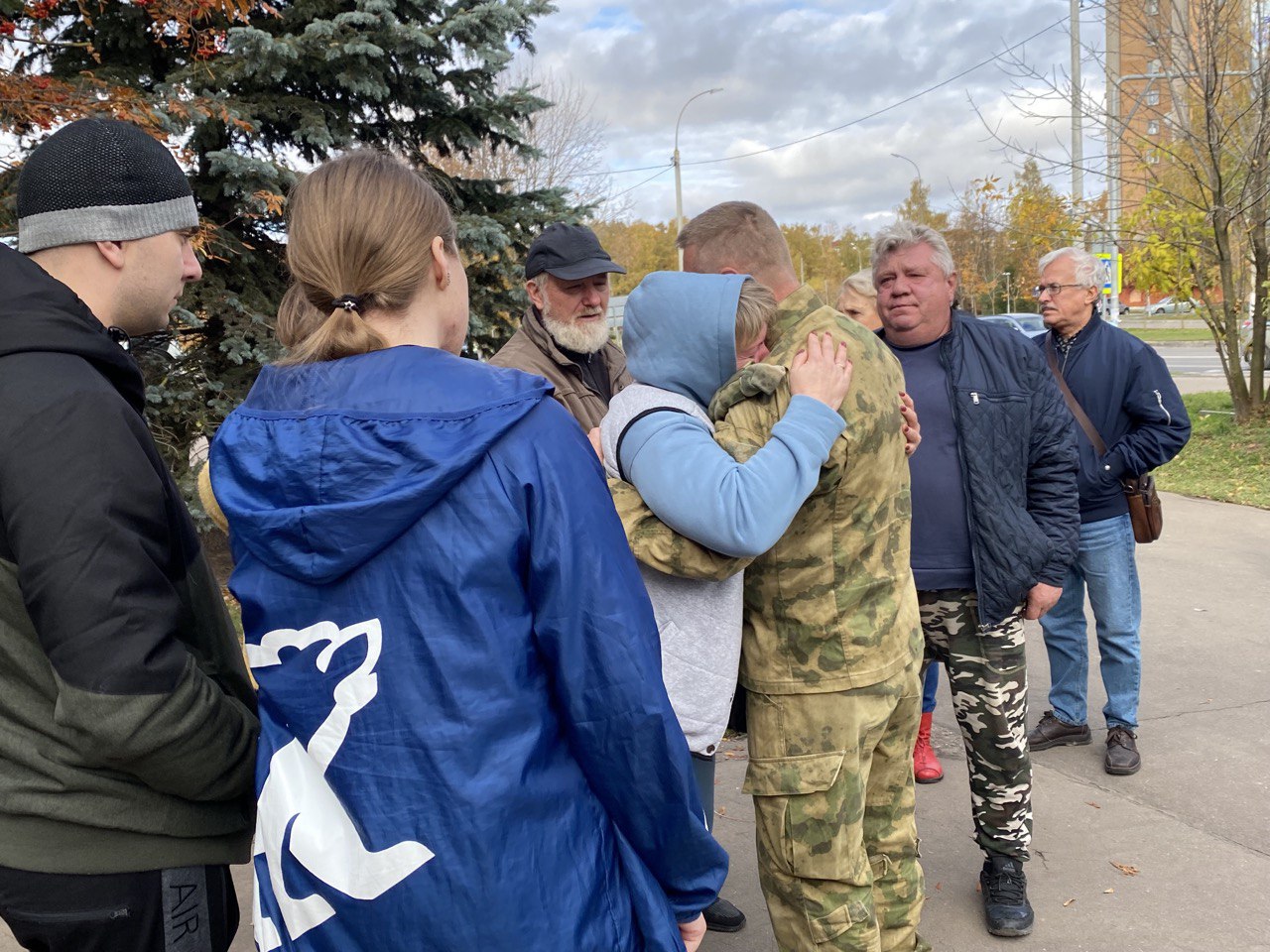 мобилизация в россии. мобилизация в обнинске. мама военнослужащего. жители россии. мать солдата.