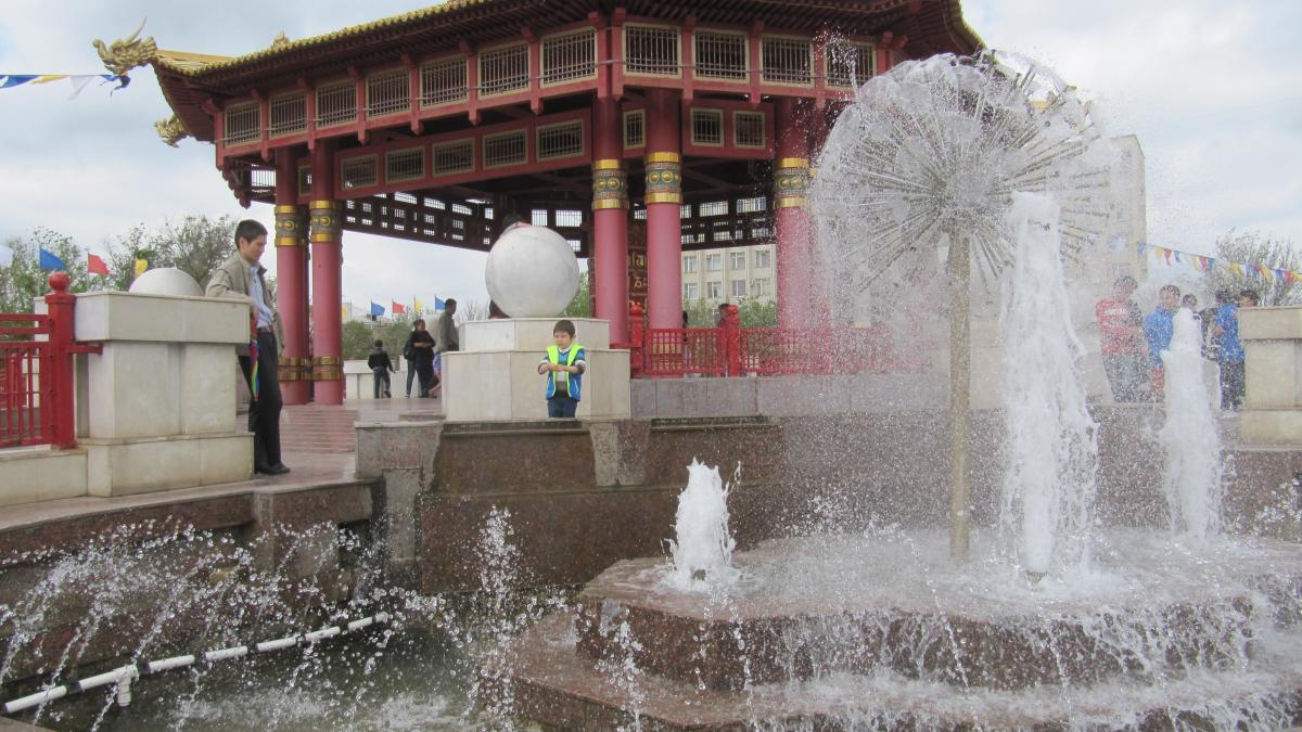 Фонтан около Пагоды Семи Дней, Элиста