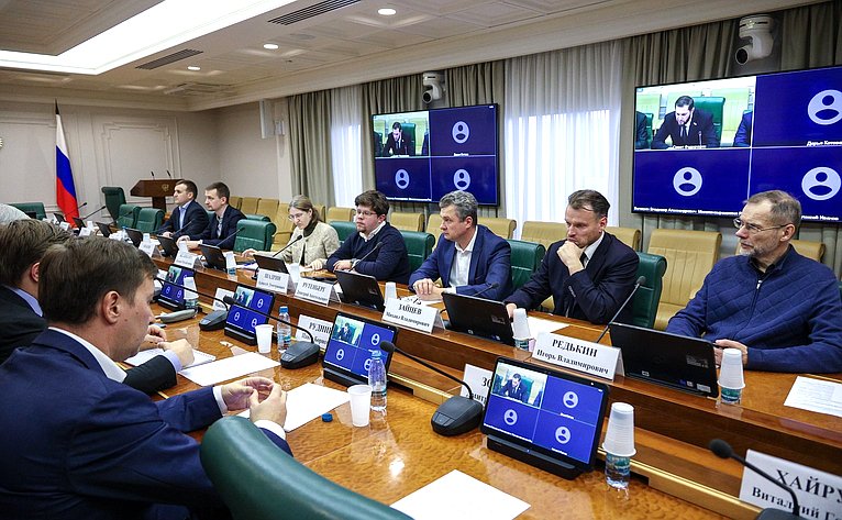 Круглый стол на тему «О совершенствовании моделей рынка, отраслевой и антимонопольной политики в условиях динамично развивающихся рынков телекоммуникаций и информационных технологий»