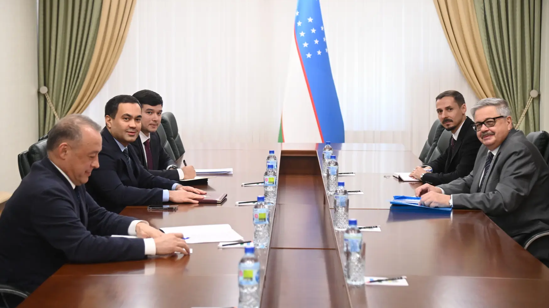 Состоялась встреча с Чрезвычайным и Полномочным Послом Российской Федерации - Sputnik Узбекистан, 1920, 13.11.2025