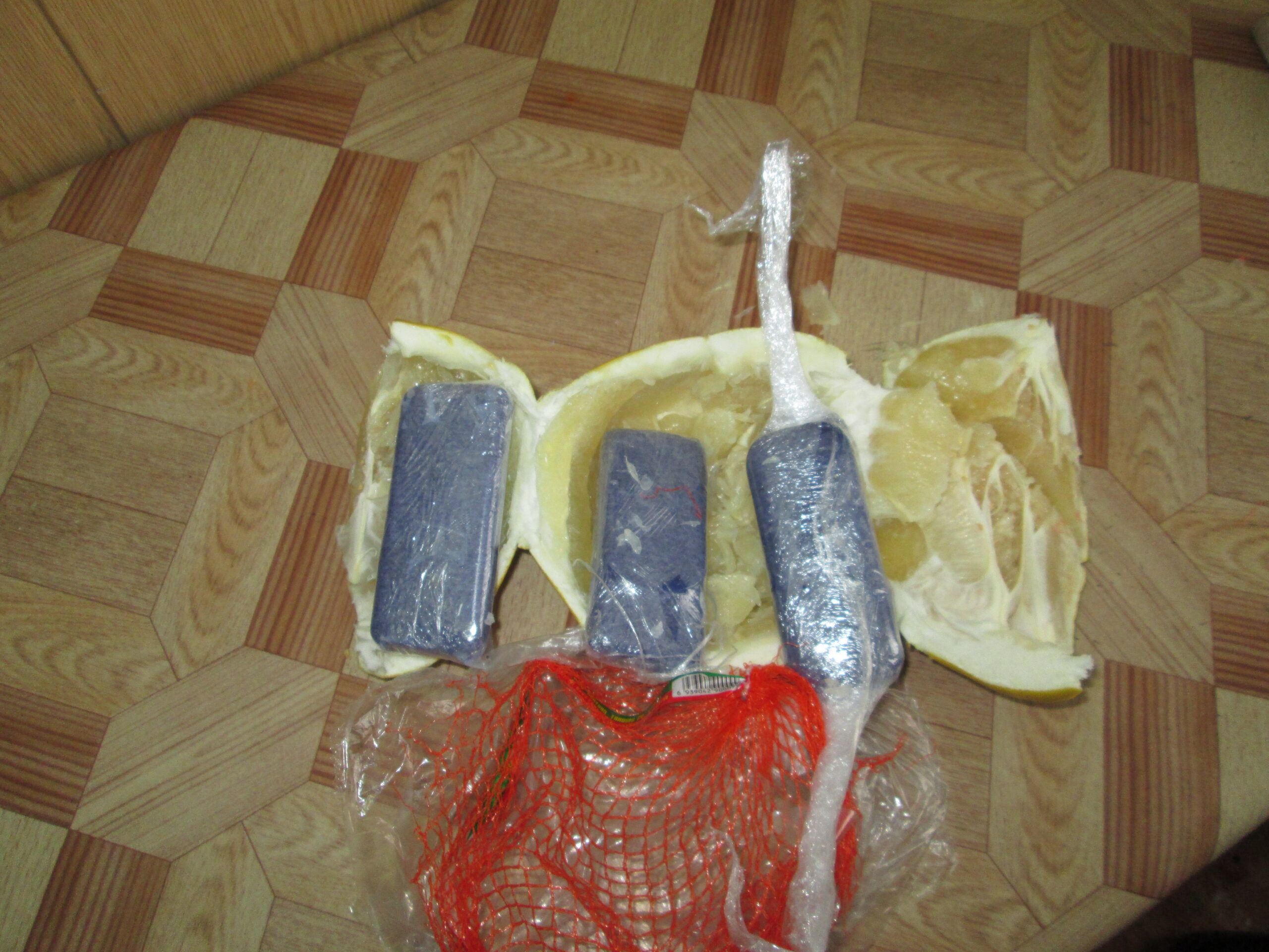 Запрещенные предметы в зоне. Запрещенные предметы в тюрьме. Перечень запрещенных предметов в школе. Запрещенные предметы зона. Запрещенные предметы в тюрьме.