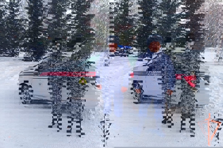 Сотрудники Росгвардии спасли жилой дом от пожара в Новосибирской области