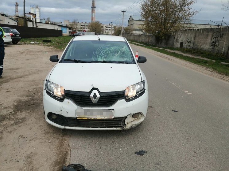 Женщина на электросамокате попала под колеса иномарки в Твери