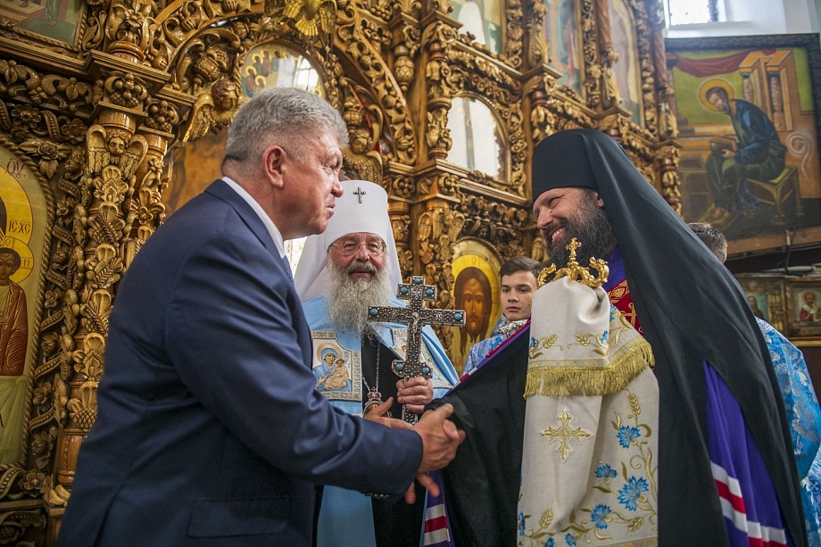 Фото: в Челнах прошла первая большая литургия новой епархии 