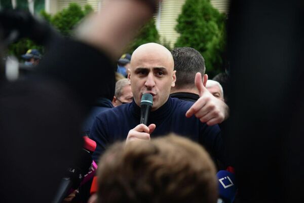 Ника Мелия (в то время еще лидер "Нацдвижения" (ЕНД))Верю, что территориально самая большая страна Европы скоро станет самой великой во всех смыслах. Благодаря победе Украины и неизбежному поражению России победит Грузия". - Sputnik Грузия