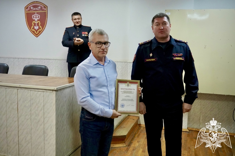 От ветерана до новичка: в Костроме чествовали сотрудников вневедомственной охраны Росгвардии