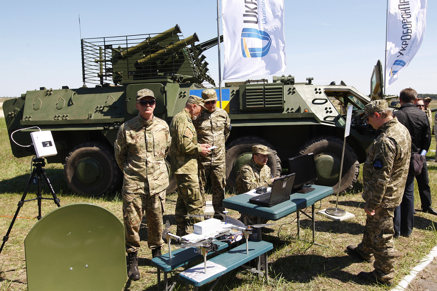 Запад передал украину. Укроборонпром Военная техника. Вооружение НАТО на Украине. Армия Украины техника. Оружие армии Украины.