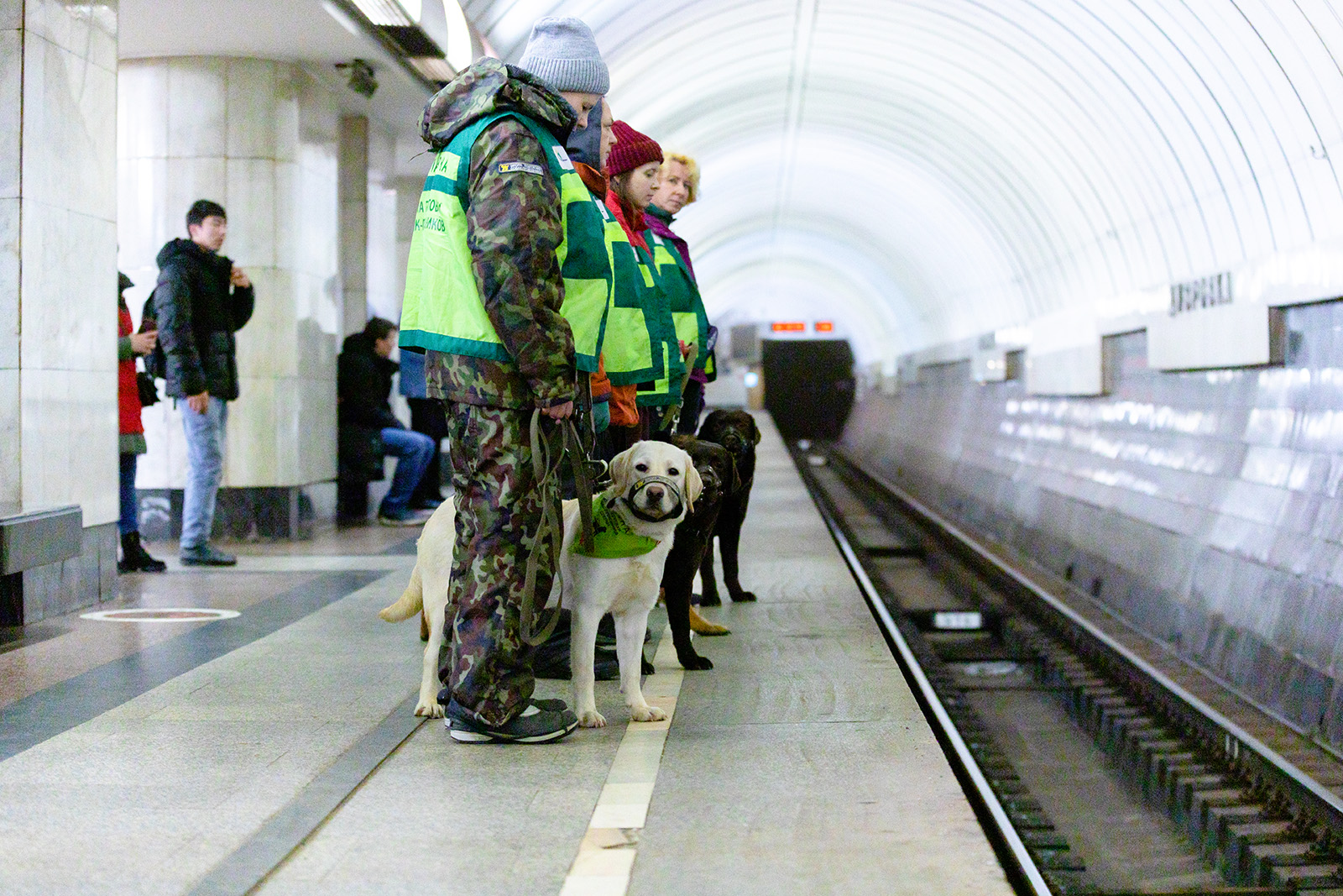 в метро когда работают