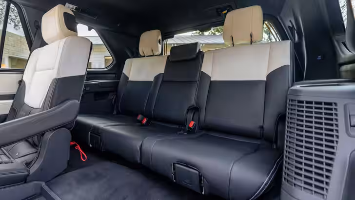 Интерьер Toyota Sequoia