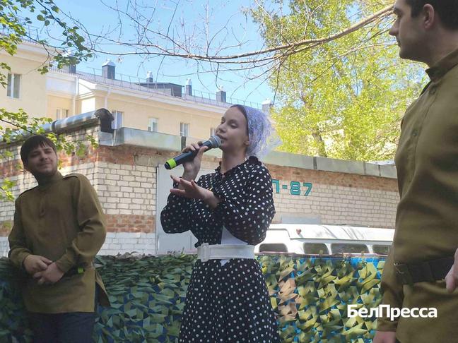 Фронтовые концертные бригады начали выступать в Белгороде у домов, где живут ветераны - Изображение 2