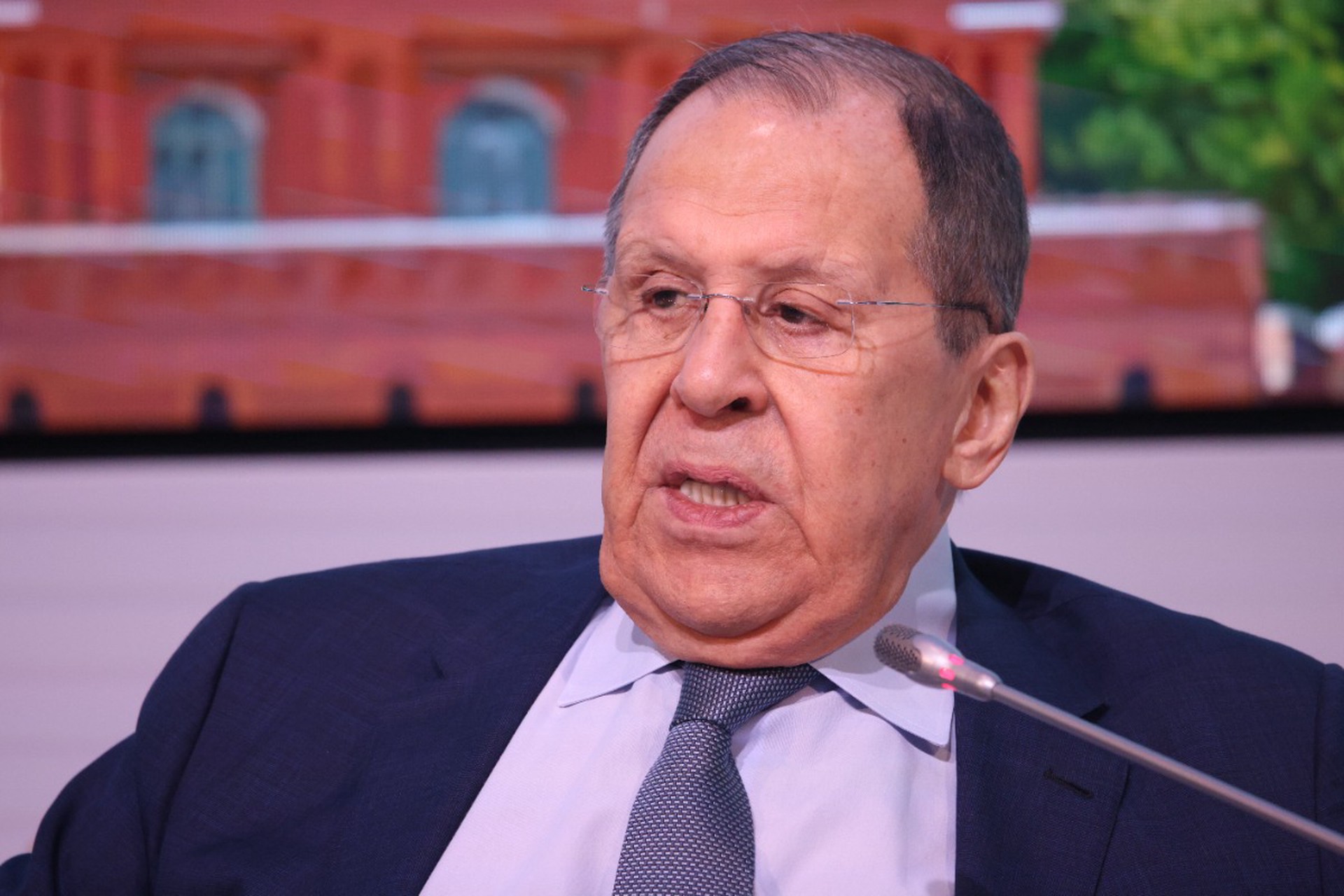 Лавров обвинил Европу в желании повторить путь Гитлера
