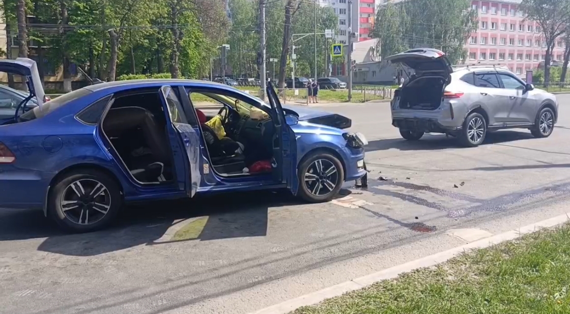 Двое детей пострадали в ДТП на проспекте Гагарина 17 мая