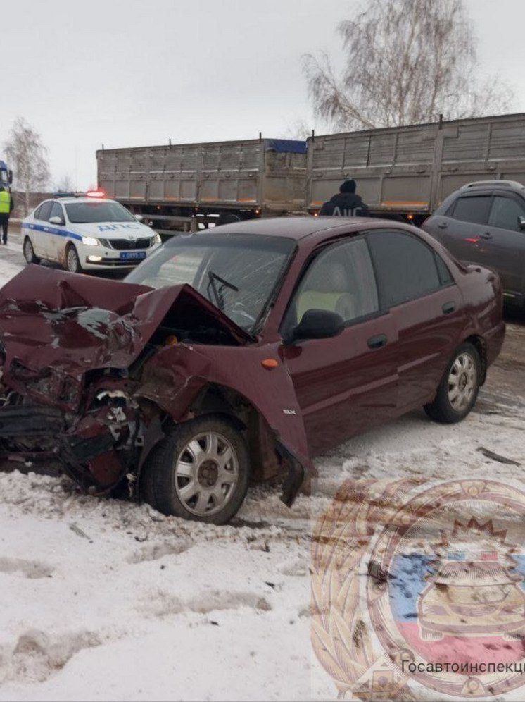 В ДТП под Марксом ранило трех человек