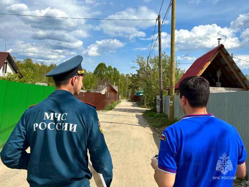 Сотрудники МЧС России напоминают о действии особого противопожарного режима