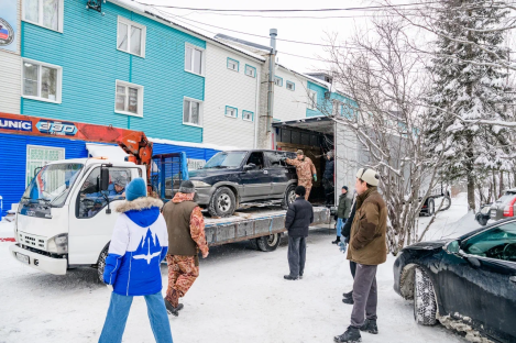 На минувших выходных из Ханты-Мансийска в зону проведения специальной военной операции отправили две фуры с гуманитарным грузом