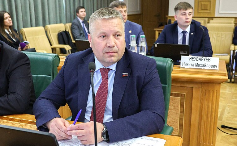 Денис Гусев