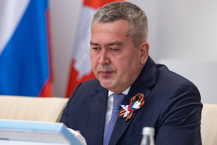 По словам наших источников, жилье с VIP-ремонтом в самом сердце Казани служило для семьи экс-главы Бугульмы в качестве временной резиденции в те дни, когда чиновник приезжал в столицу республики на совещания