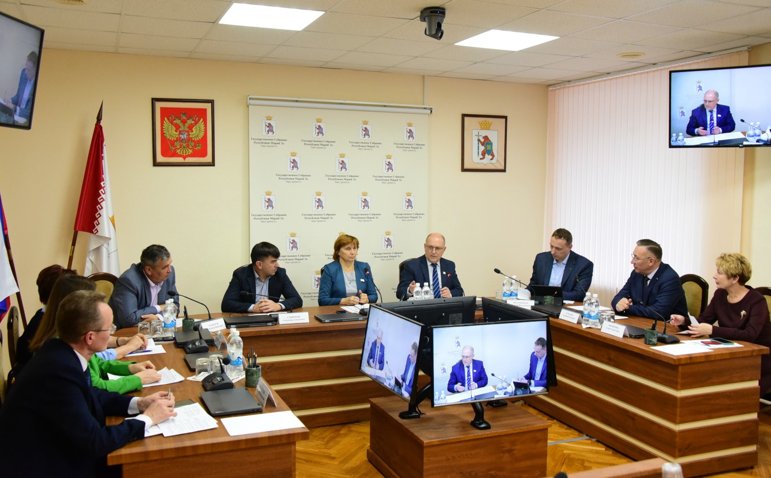 Практику преобразования районов в муниципальные округа обсудили на круглом столе в Марий Эл