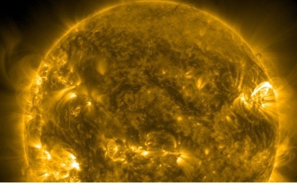 Солнечные бури в 2025 году. Солнце. Вспышки на солнце. Взрыв солнца. Солнечная вспышка и земля.