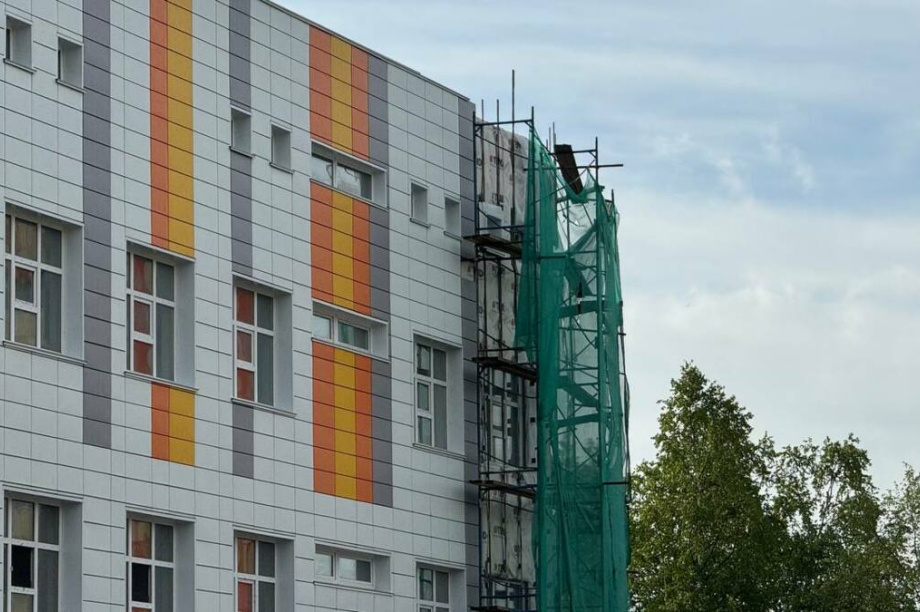 Отделочные работы начались в новом корпусе школы №1 в Елизове. . Фотография 1