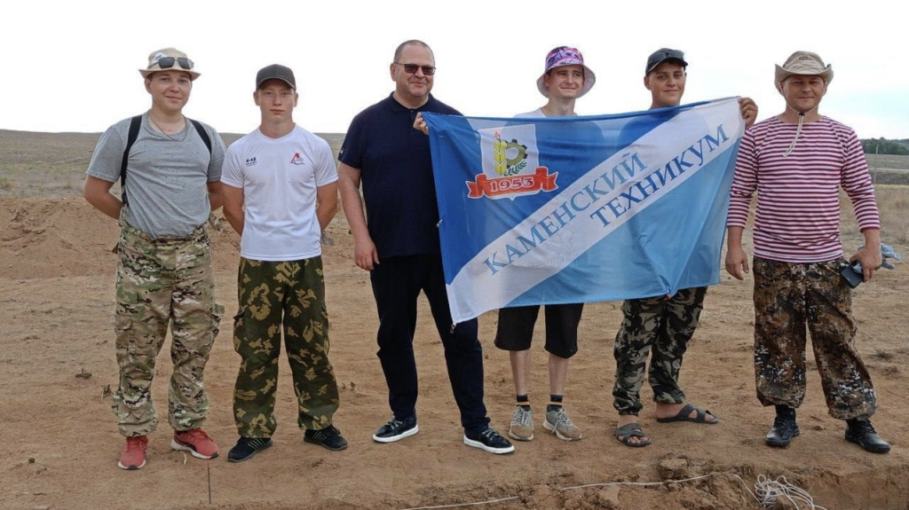 Пензенский губернатор проводит отпуск на раскопках в Астраханской области