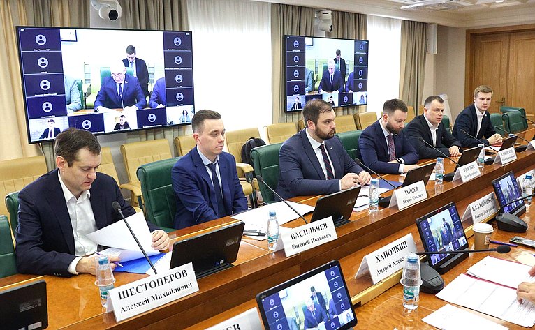 Совещание «Промышленная кооперация: условия для роста производственного и технологического потенциала регионов Дальнего Востока»