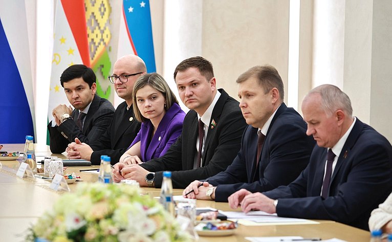 В рамках поездки состоялась встреча с Председателем Совета Республики Национального собрания Республики Беларусь Натальей Кочановой