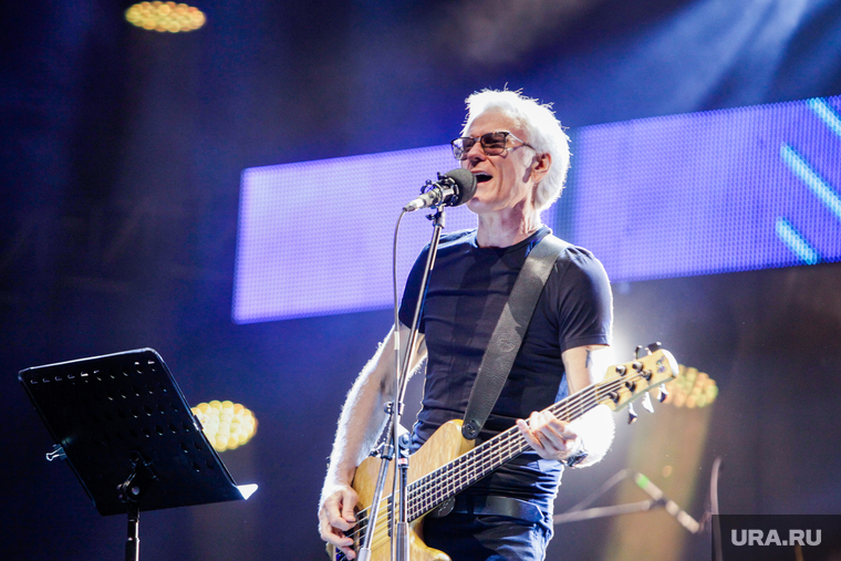 День города 229 лет. Екатеринбург , концерт, музыкант, маршал александр, басист