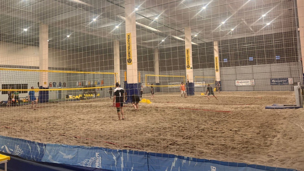 В Екатеринбурге могут сорваться детские турниры по волейболу из-за продажи ТЦ «Комсомолл»